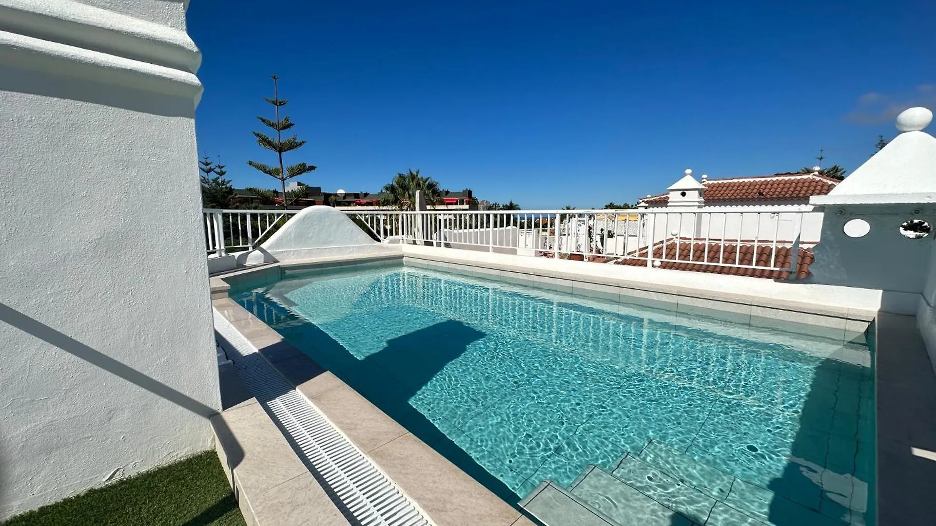 Prime Penthouse Rosaleda location